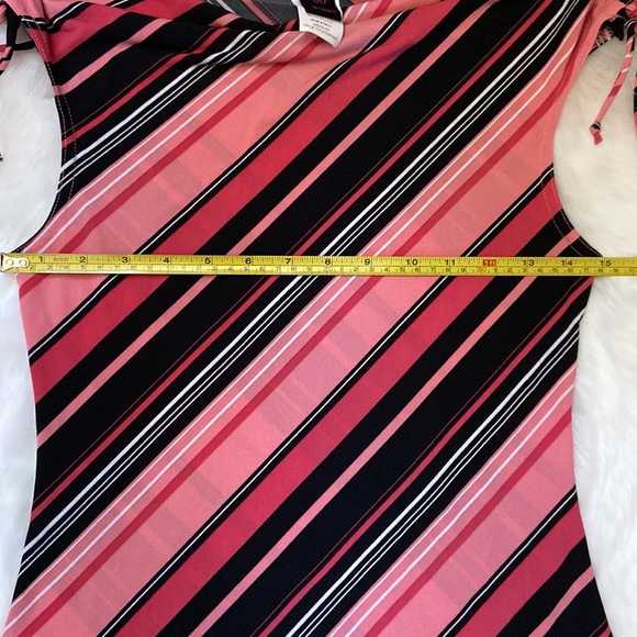 EUC Cute striped cowl neck top in size M - Picture 4 of 6